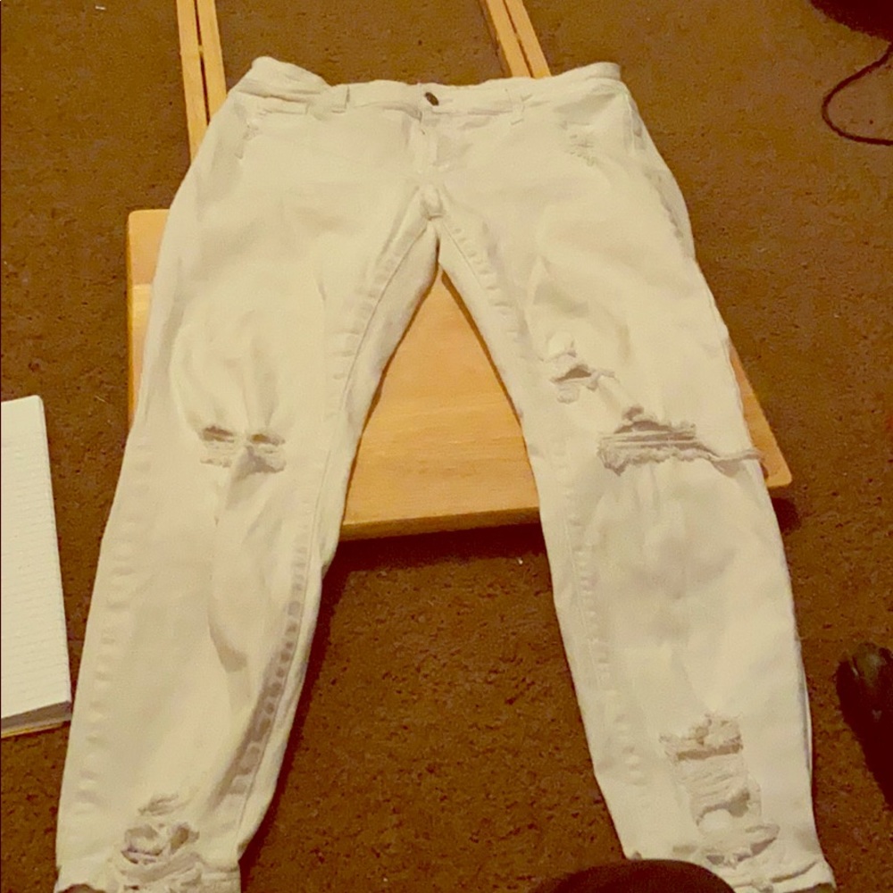 White Jeans W/ Holes 😎